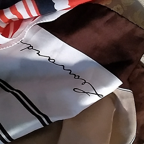 SCARVES - Picture 2 of 11